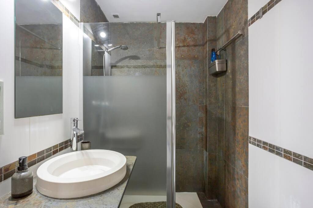 Marieta Apartment By The Castle With Ac อาลิกันเต ภายนอก รูปภาพ